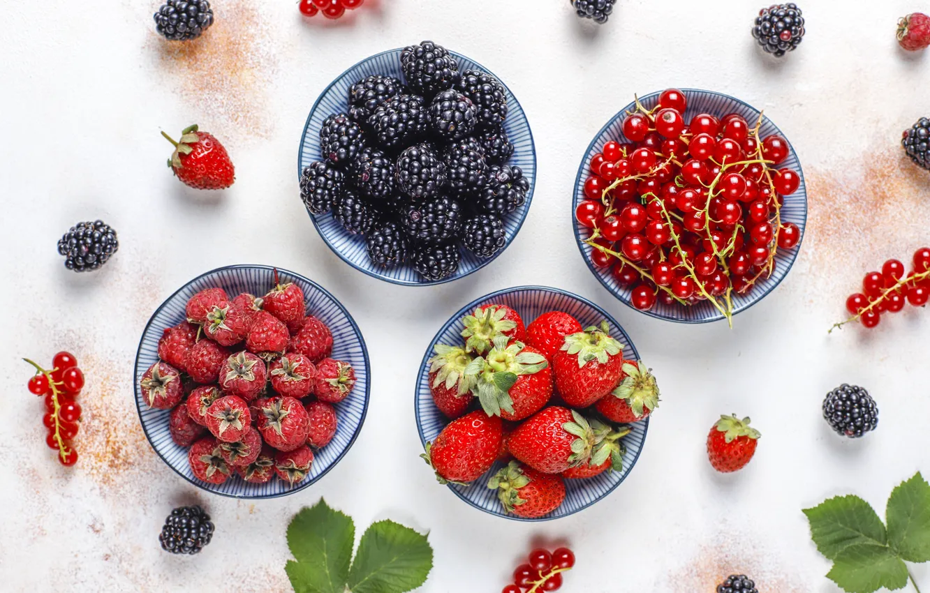 Photo wallpaper berries, bowl, different