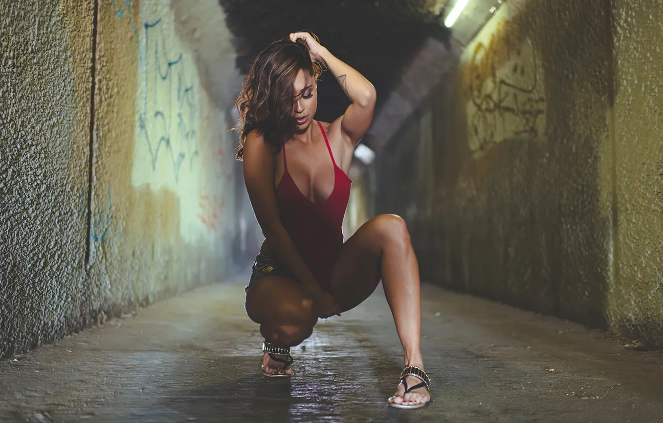 Photo wallpaper graffiti, model, tunnel, tattoo, women, brunette, t-shirt, neckline