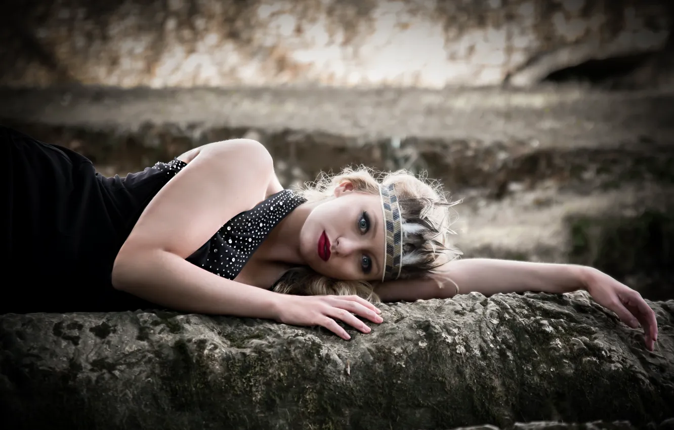 Photo wallpaper look, mood, feathers, makeup, headband