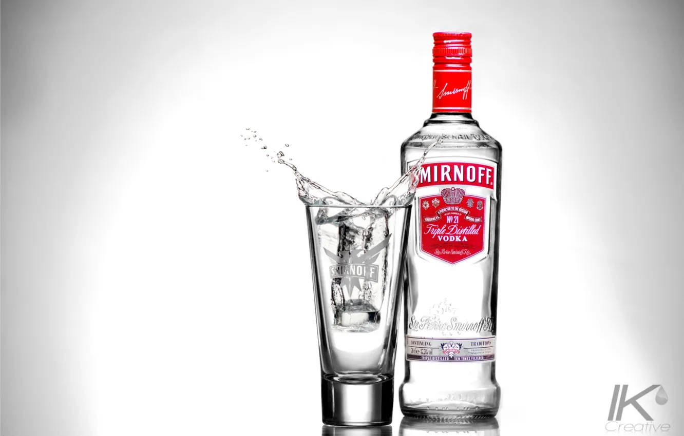 Photo wallpaper glass, bottle, vodka