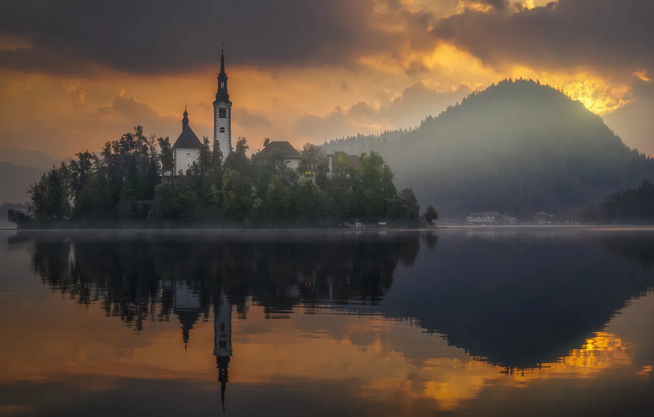 Photo wallpaper mountains, fog, lake, reflection, Slovenia, Bled castle, Bled