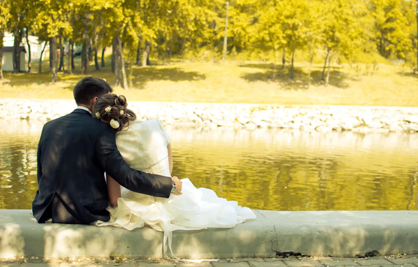 Photo wallpaper trees, love, lake, pair, the bride and groom
