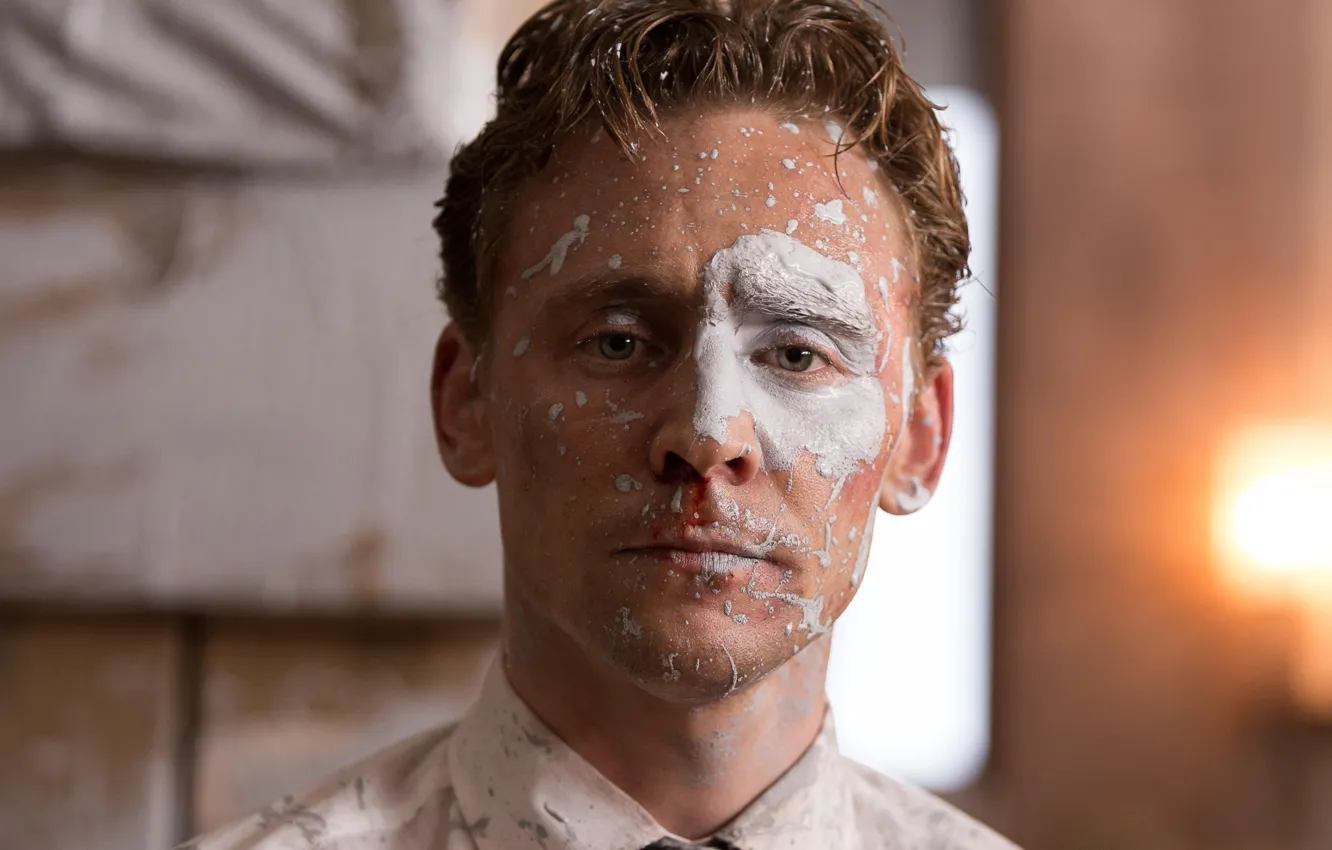 Photo wallpaper paint, actor, skyscrapers, Tom Hiddleston, the movie 2016, high-rise, movie 2016, Tom Chelston
