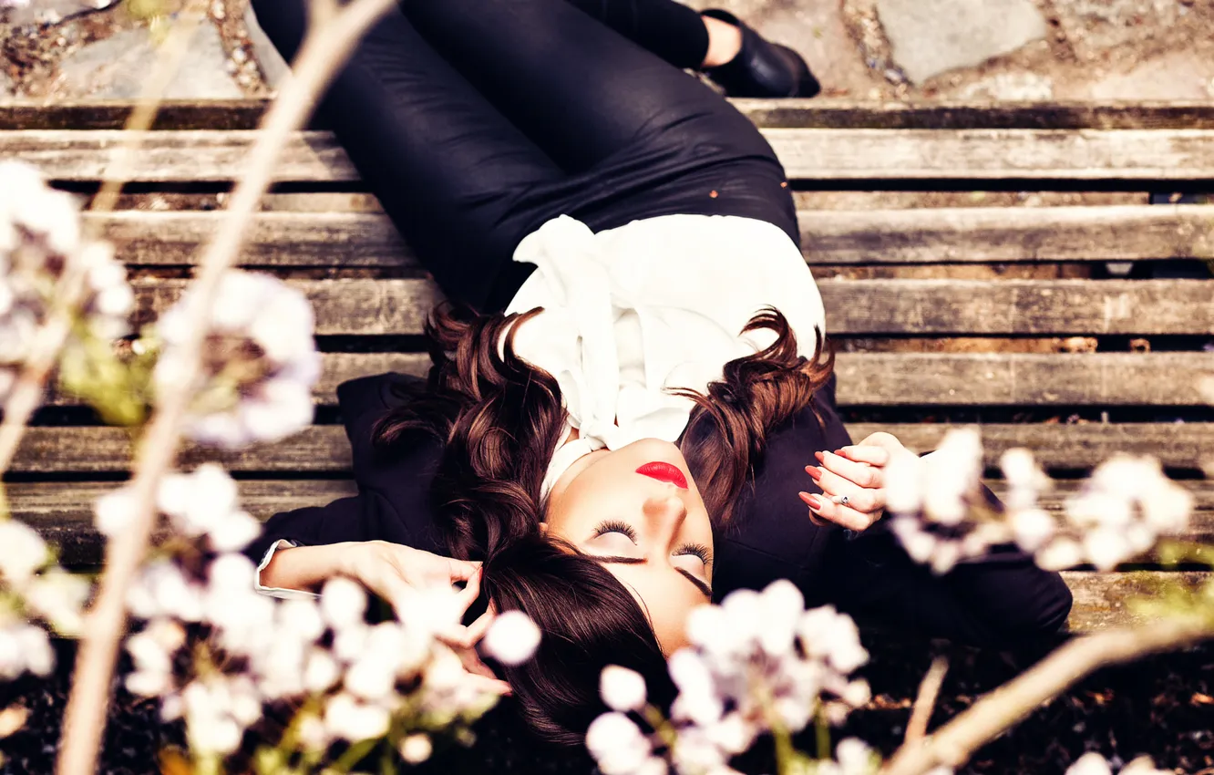 Photo wallpaper girl, makeup, cigarette, bench, manicure, Elisabeth