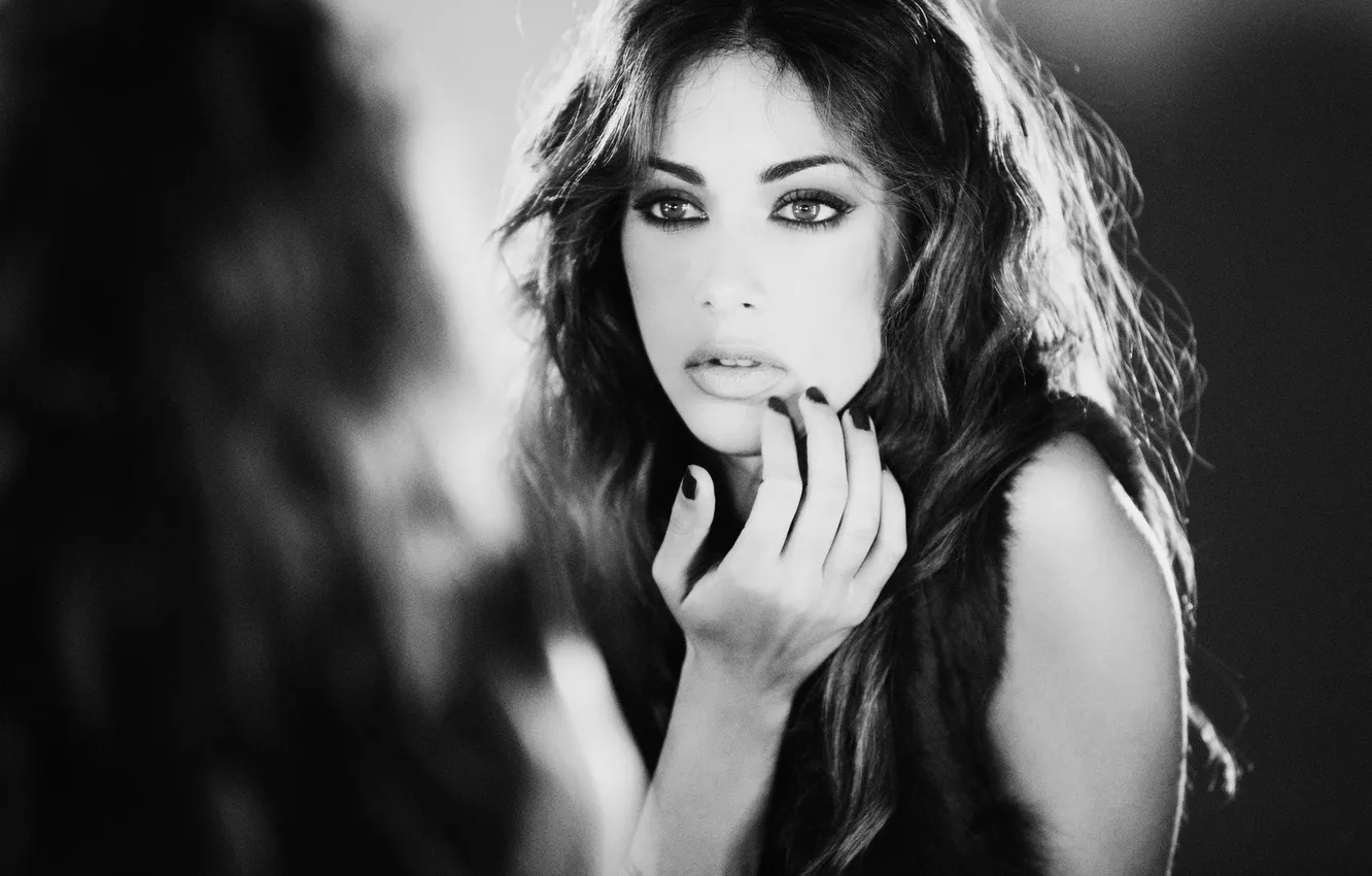 Photo wallpaper girl, reflection, mirror, beautiful, Melita Toniolo