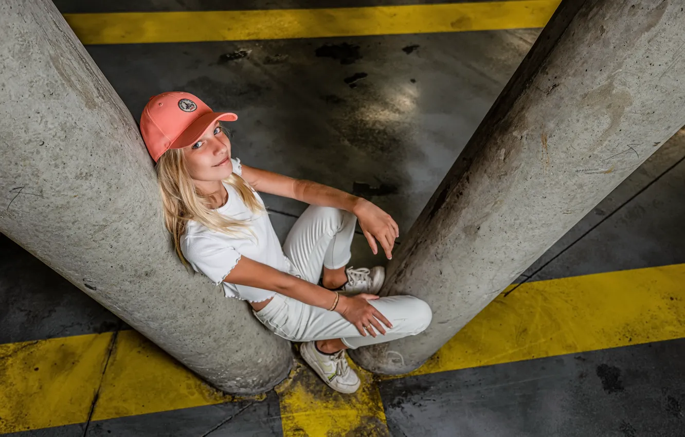 Photo wallpaper look, girl, pose, street