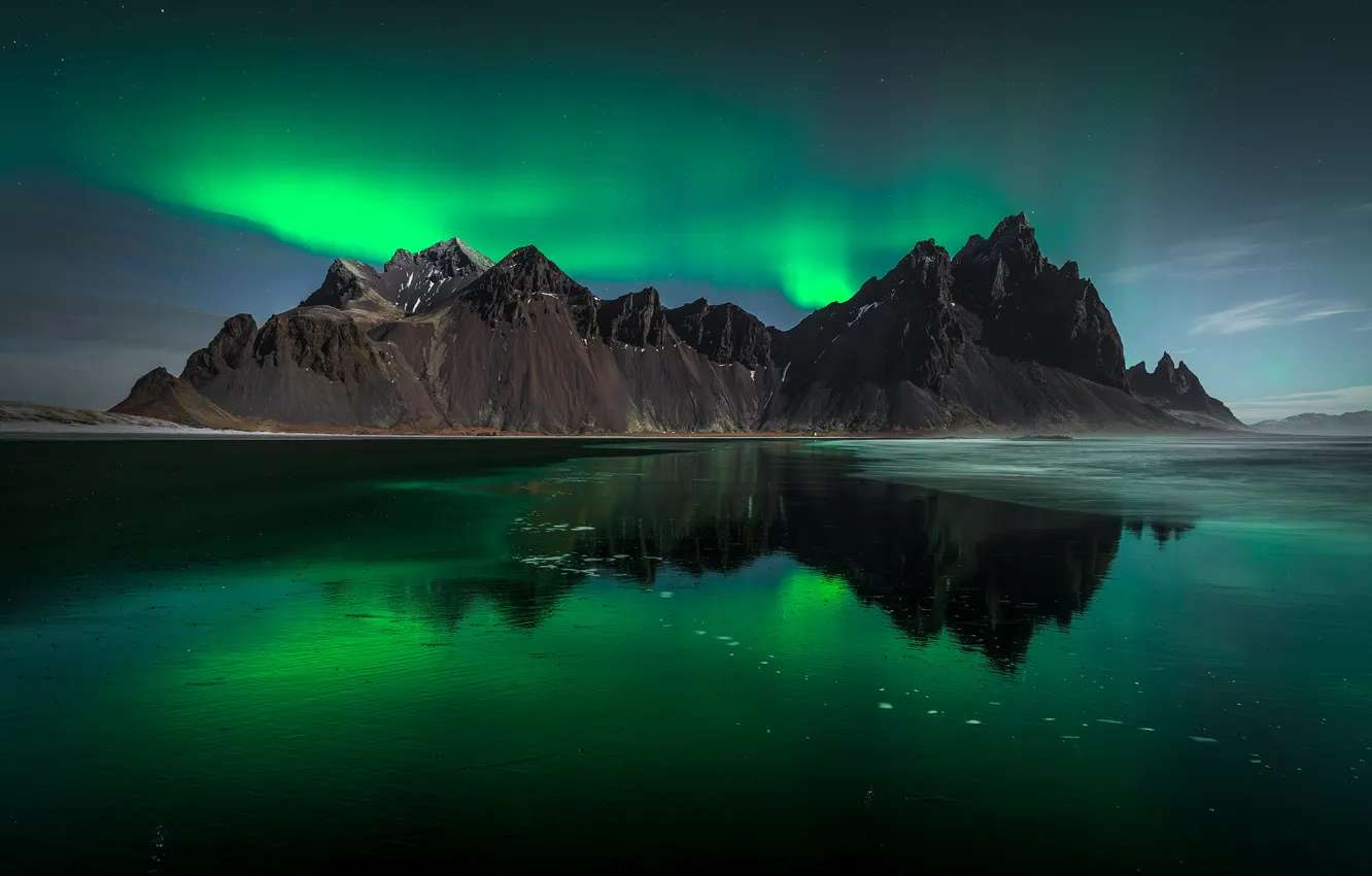 Photo wallpaper mountains, Northern lights, Iceland