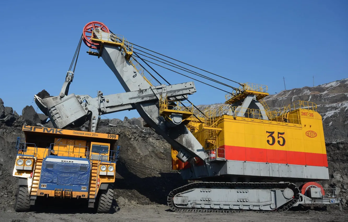 Photo wallpaper Russia, excavator, quarry, dump truck, loading, the technological process, BelAZ, ECG-35