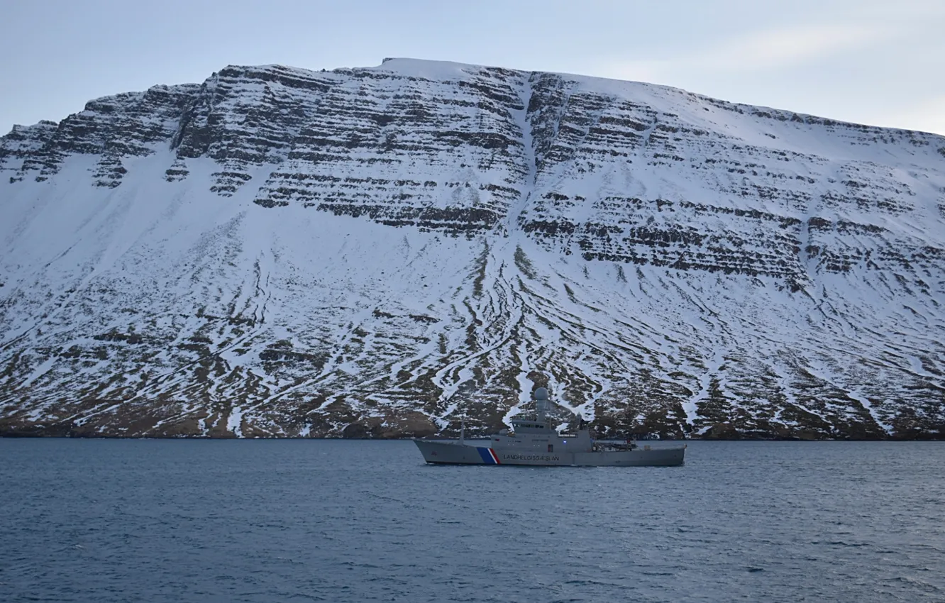 Photo wallpaper sea, mountains, North, patrol