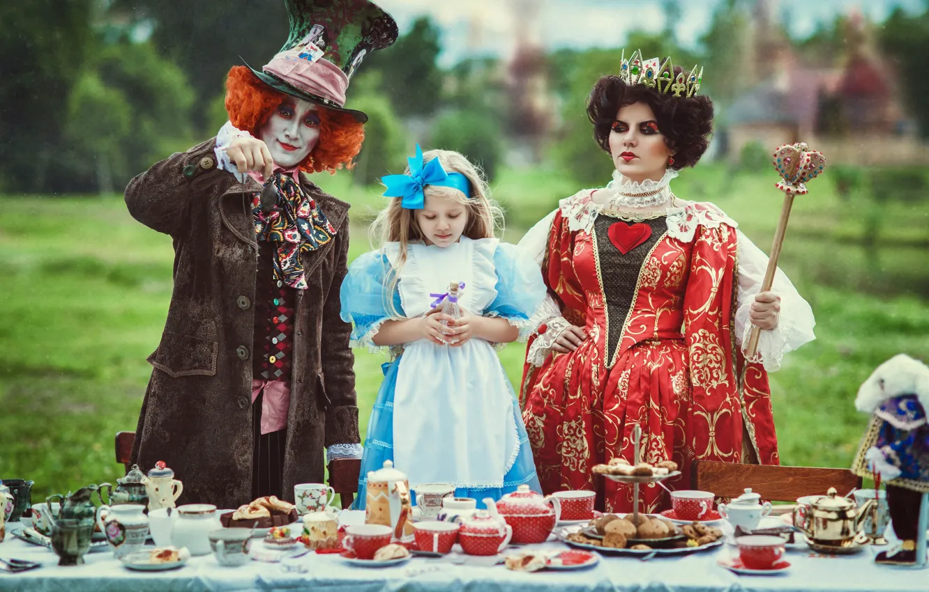 Photo wallpaper summer, look, girl, trees, nature, face, pose, Park