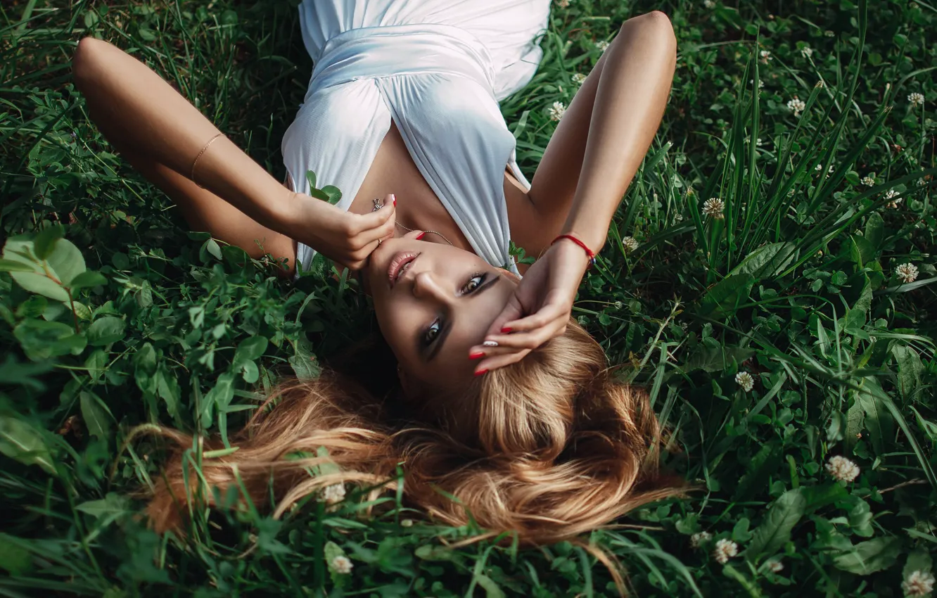 Photo wallpaper grass, Girl, dress, lies, shoulders, Sasha Rusko