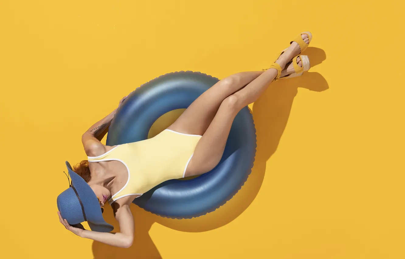 Photo wallpaper girl, yellow background, lifeline