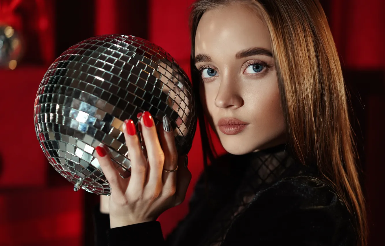 Photo wallpaper look, girl, portrait, blonde, Mirror ball, red background, in black, red nails