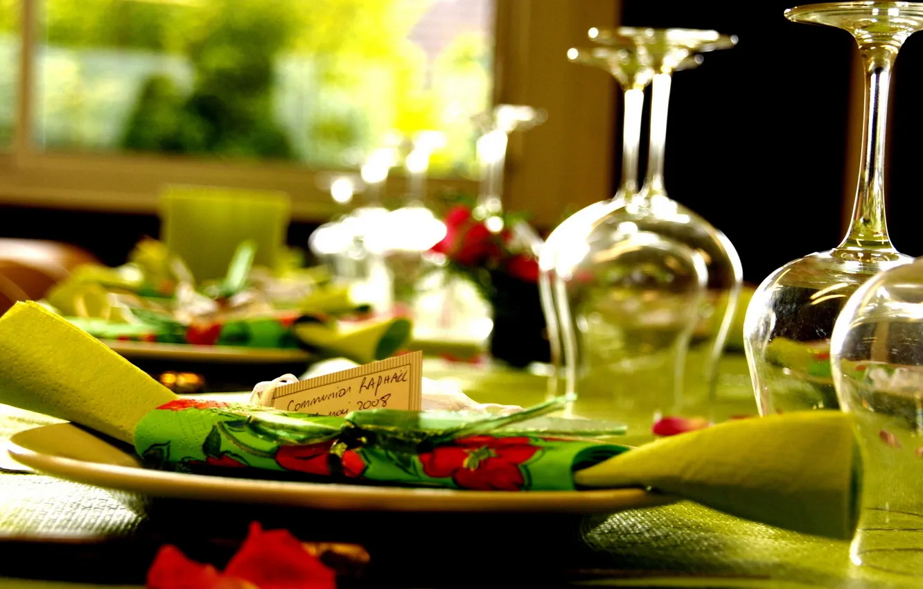 Photo wallpaper macro, table, glass, plate, plate, macro, napkin, 1920x1080