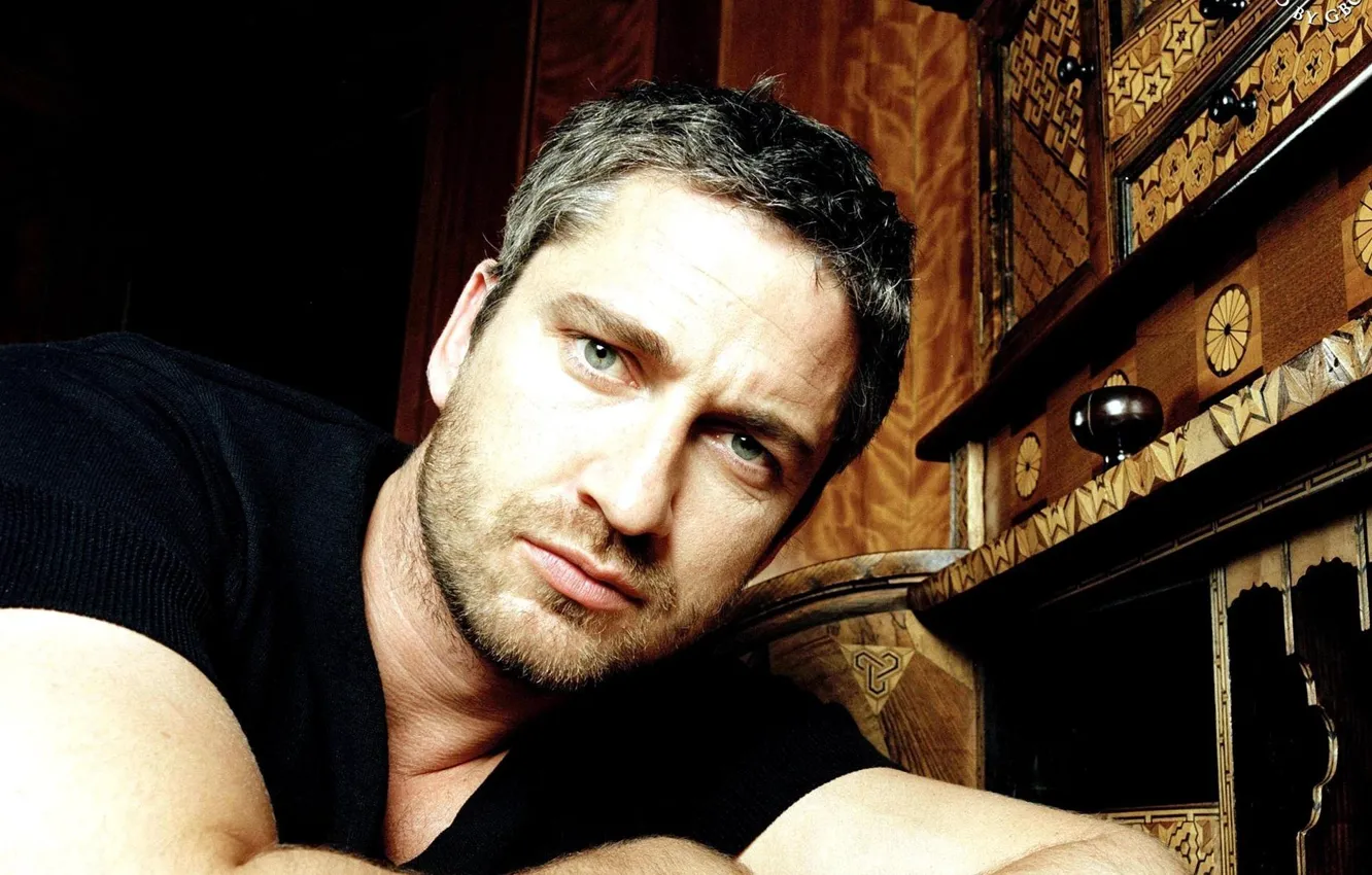 Photo wallpaper look, face, actor, male, Gerard Butler, Gerard Butler, unshaven