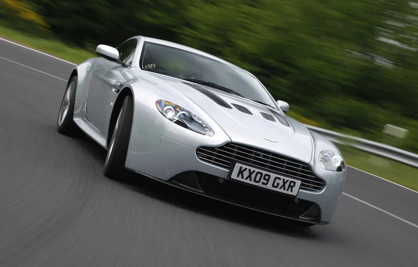 Photo wallpaper Aston Martin, Vantage, turn, Aston Martin, V12, B12, Vantazh
