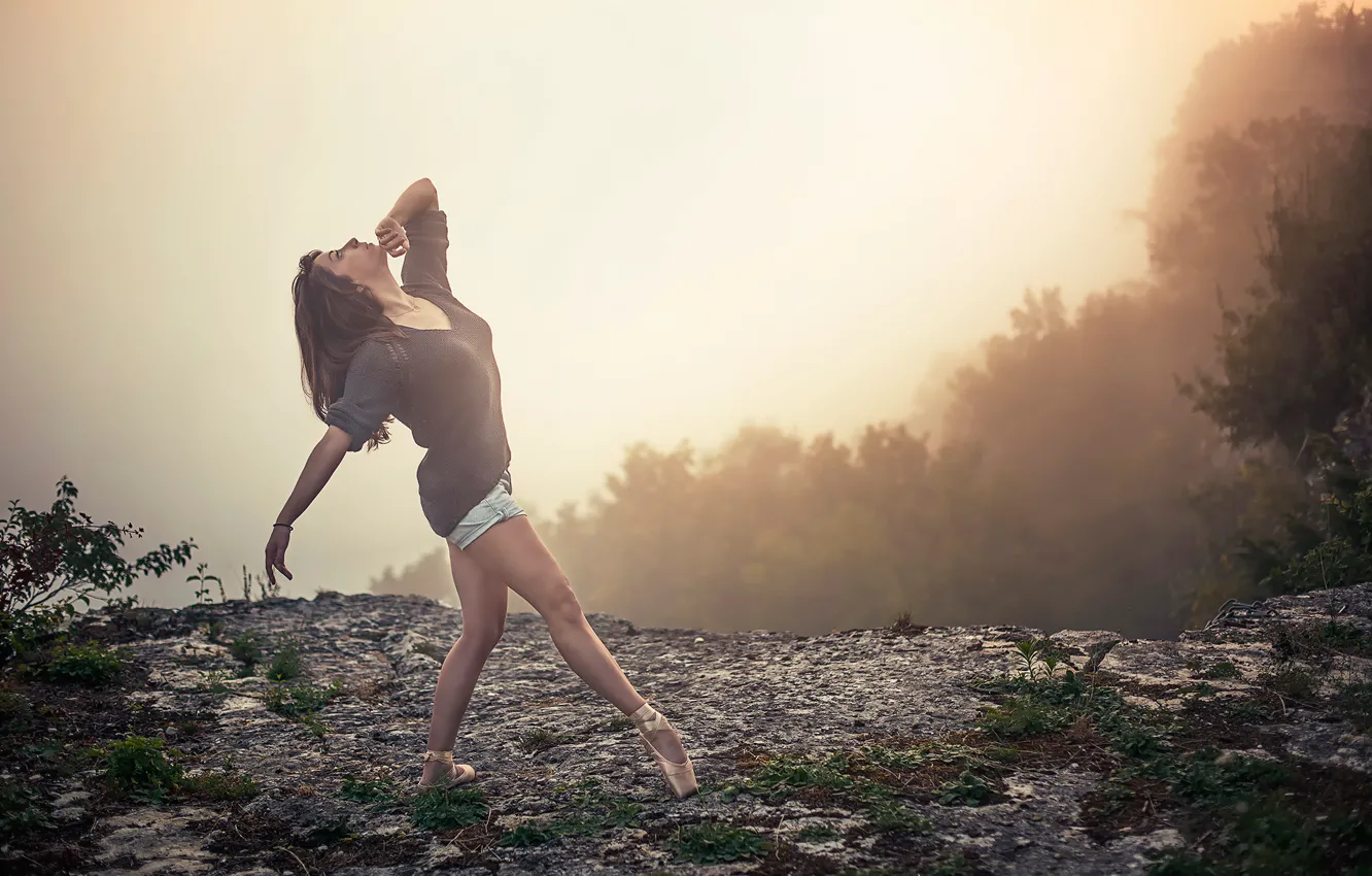 Photo wallpaper fog, movement, open, dance, ballerina, on the edge, Pointe shoes