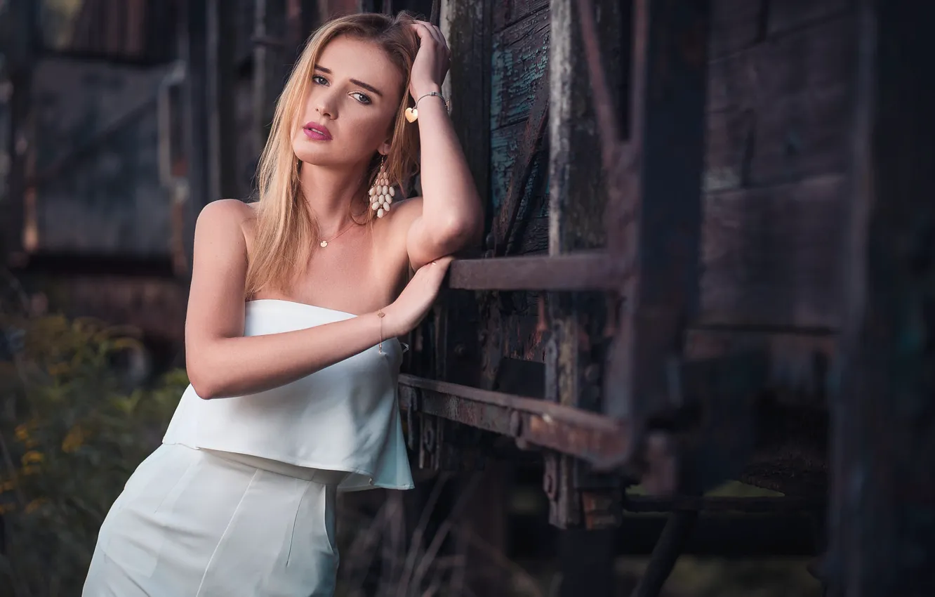 Photo wallpaper girl, decoration, earrings, makeup, cars, dress, blonde, bracelet