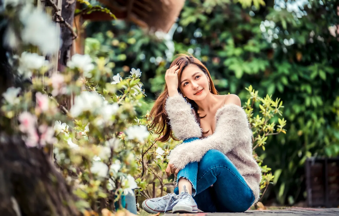 Photo wallpaper flowers, pose, model, sneakers, portrait, jeans, makeup, hairstyle