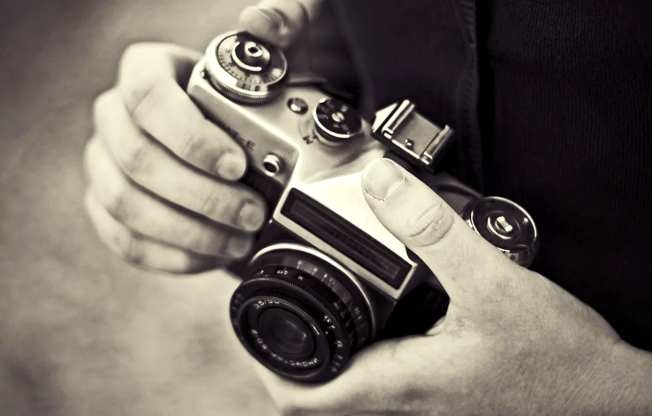 Photo wallpaper photo, background, Wallpaper, black and white, hands, the camera, photographer, picture