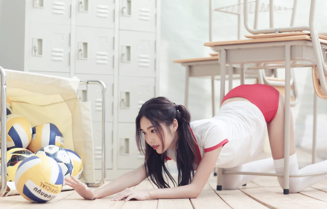 Photo wallpaper girl, face, pose, the ball