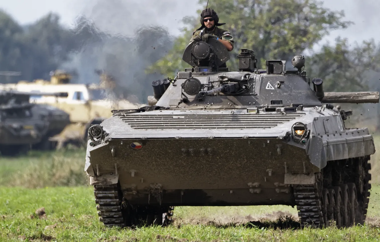 Photo wallpaper machine, combat, BMP-2, infantry