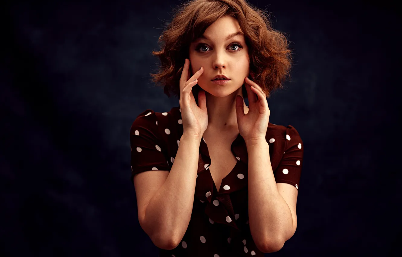 Photo wallpaper look, face, pose, background, model, portrait, hands, makeup