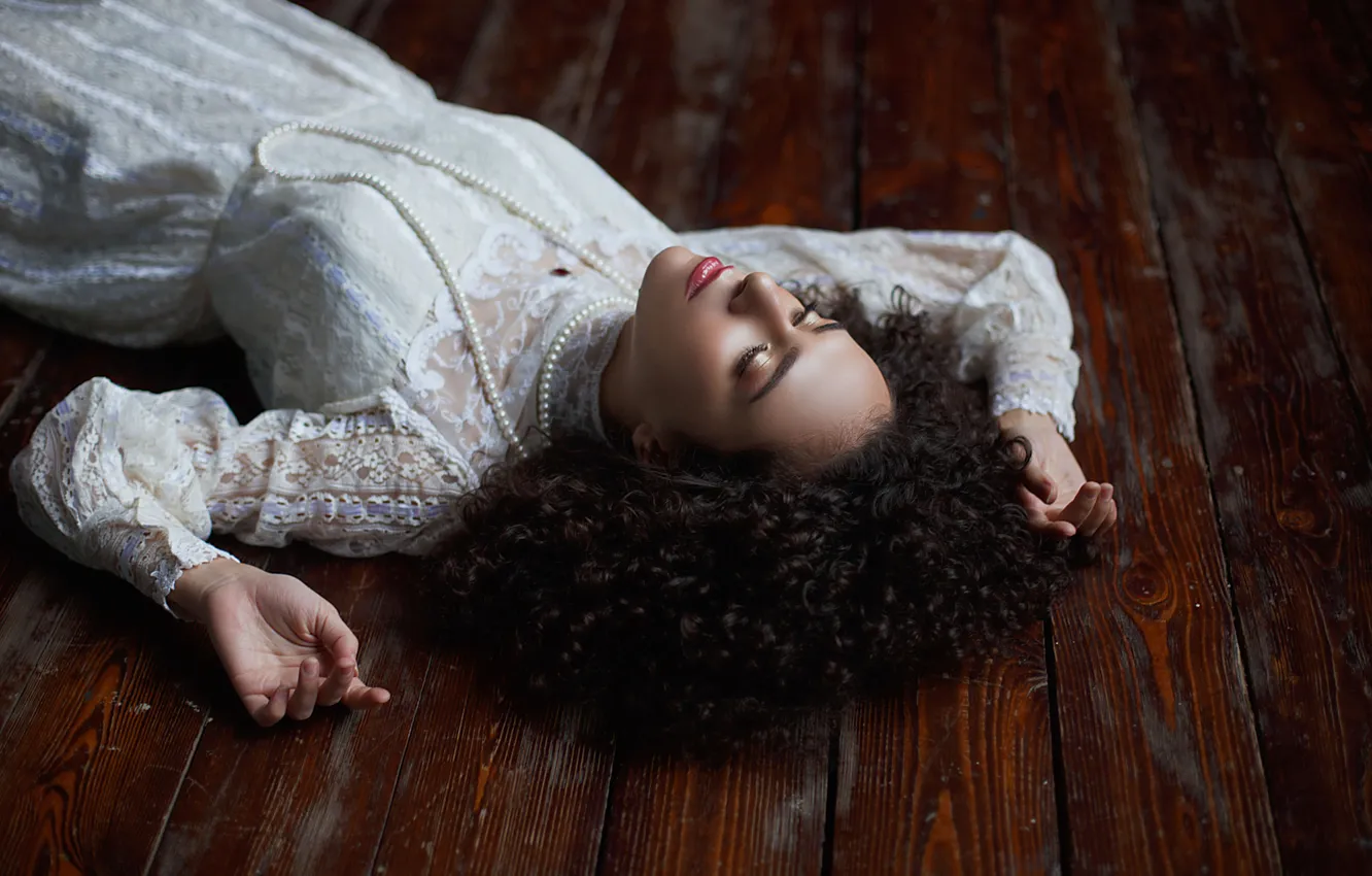 Photo wallpaper girl, pose, style, retro, Board, hands, makeup, brunette