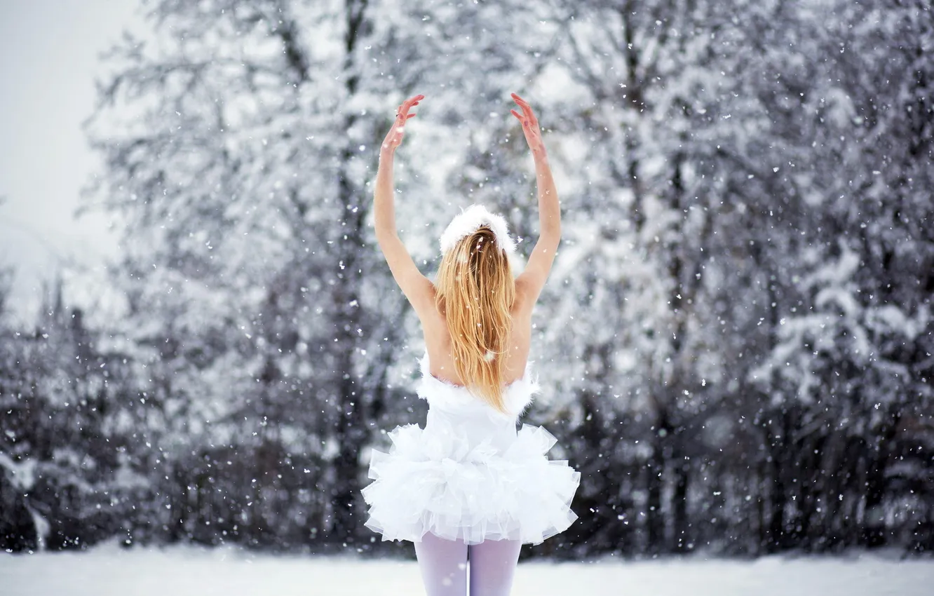 Photo wallpaper winter, girl, snow, ballerina