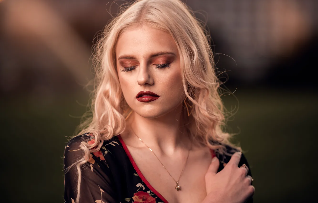 Photo wallpaper girl, face, model, makeup