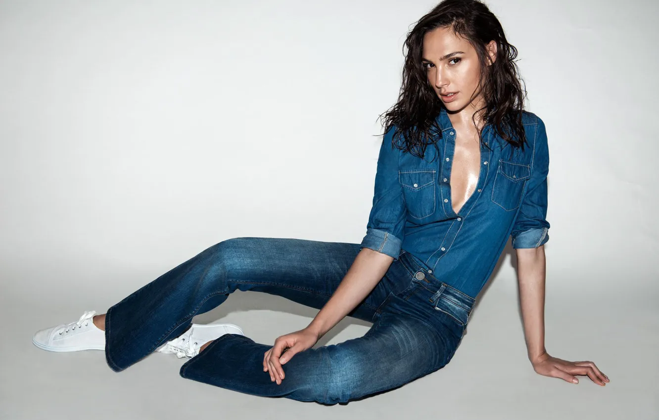 Photo wallpaper jeans, brunette, shirt, beauty, Wonder Woman, jeans, Gal Gadot, Gal Gadot