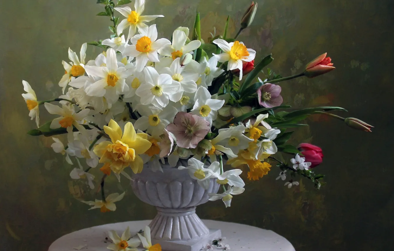 Photo wallpaper bouquet, tulips, daffodils, hellebore