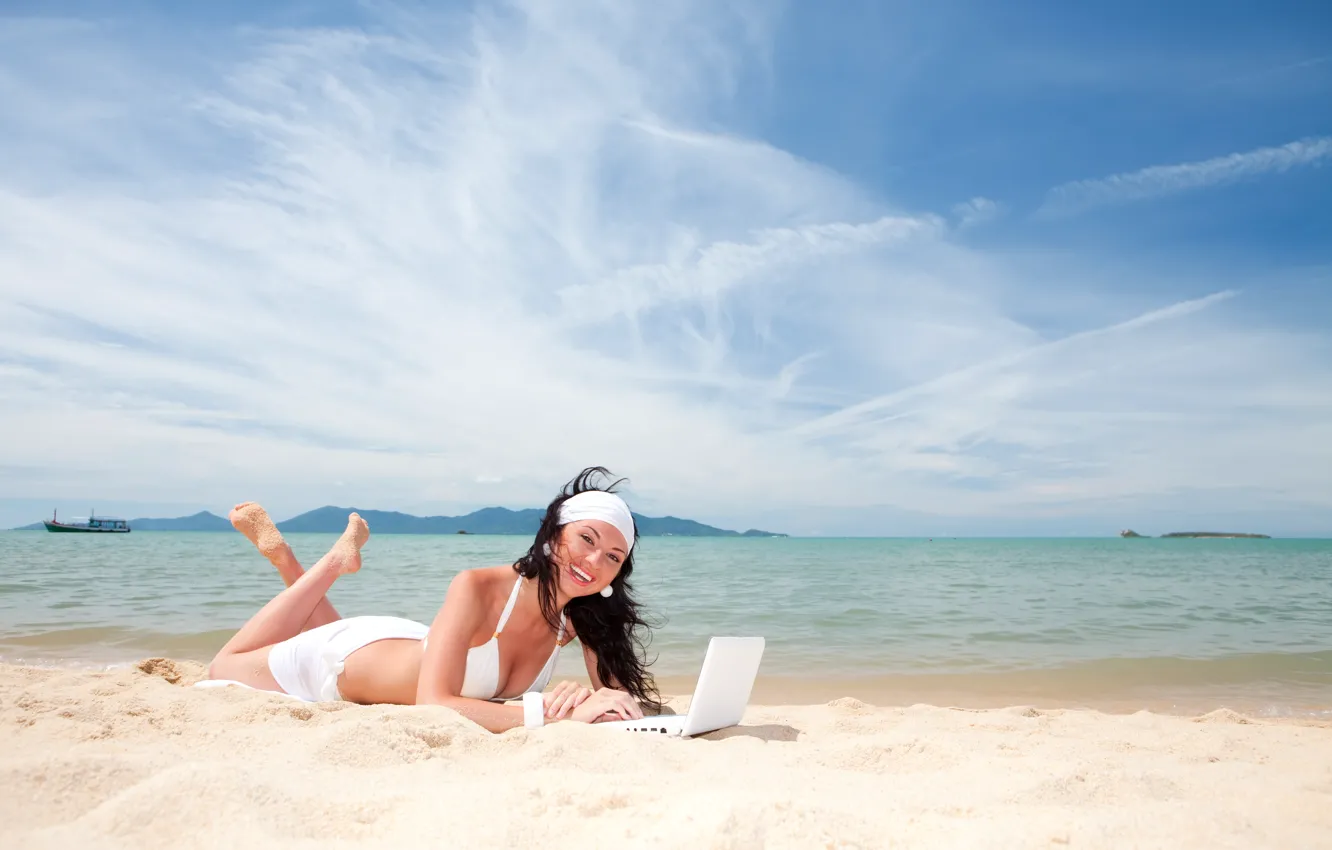 Photo wallpaper girl, summer, beach, party, beautiful, laptop, travel