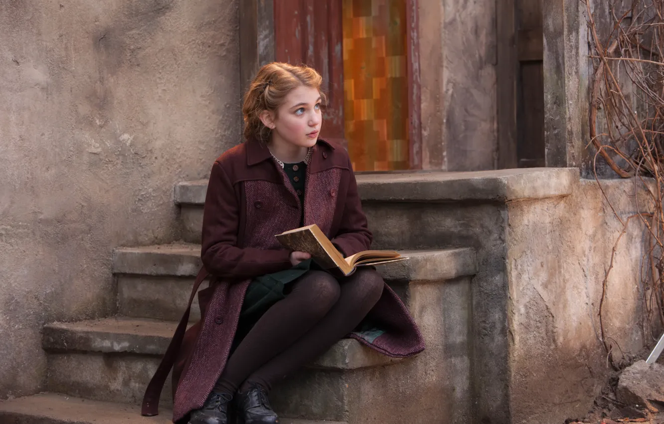 Photo wallpaper girl, The book thief, The Book Thief, Sophie Nélisse, Liesel Meminger