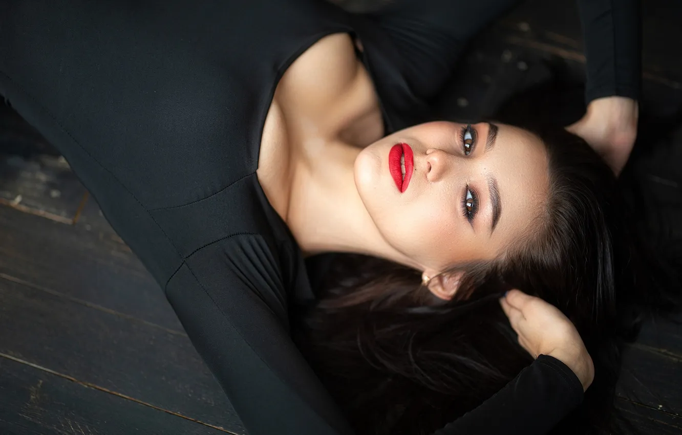 Photo wallpaper look, girl, face, pose, hands, brunette, on the floor, red lipstick
