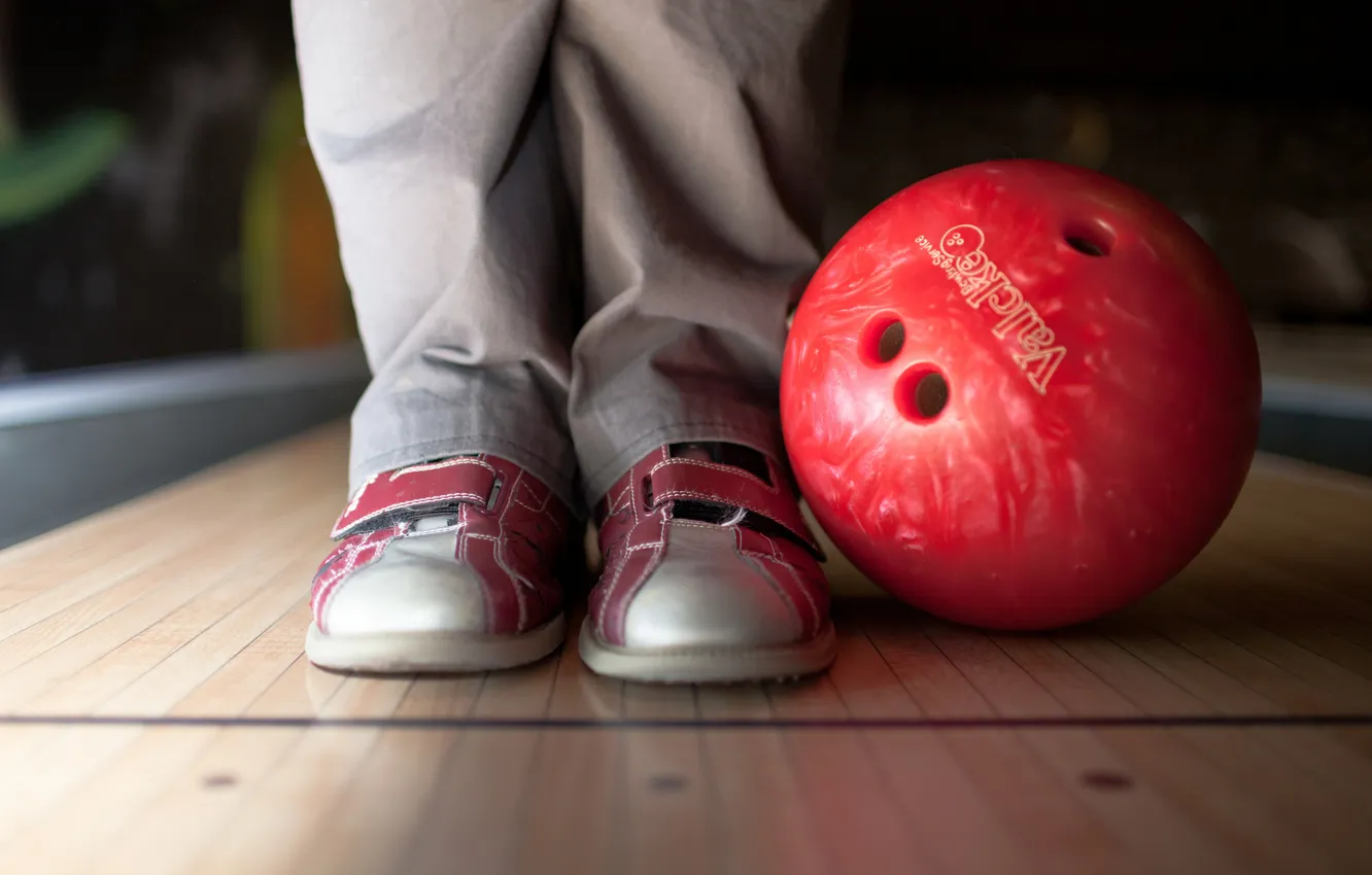 Photo wallpaper children, balls, bowling