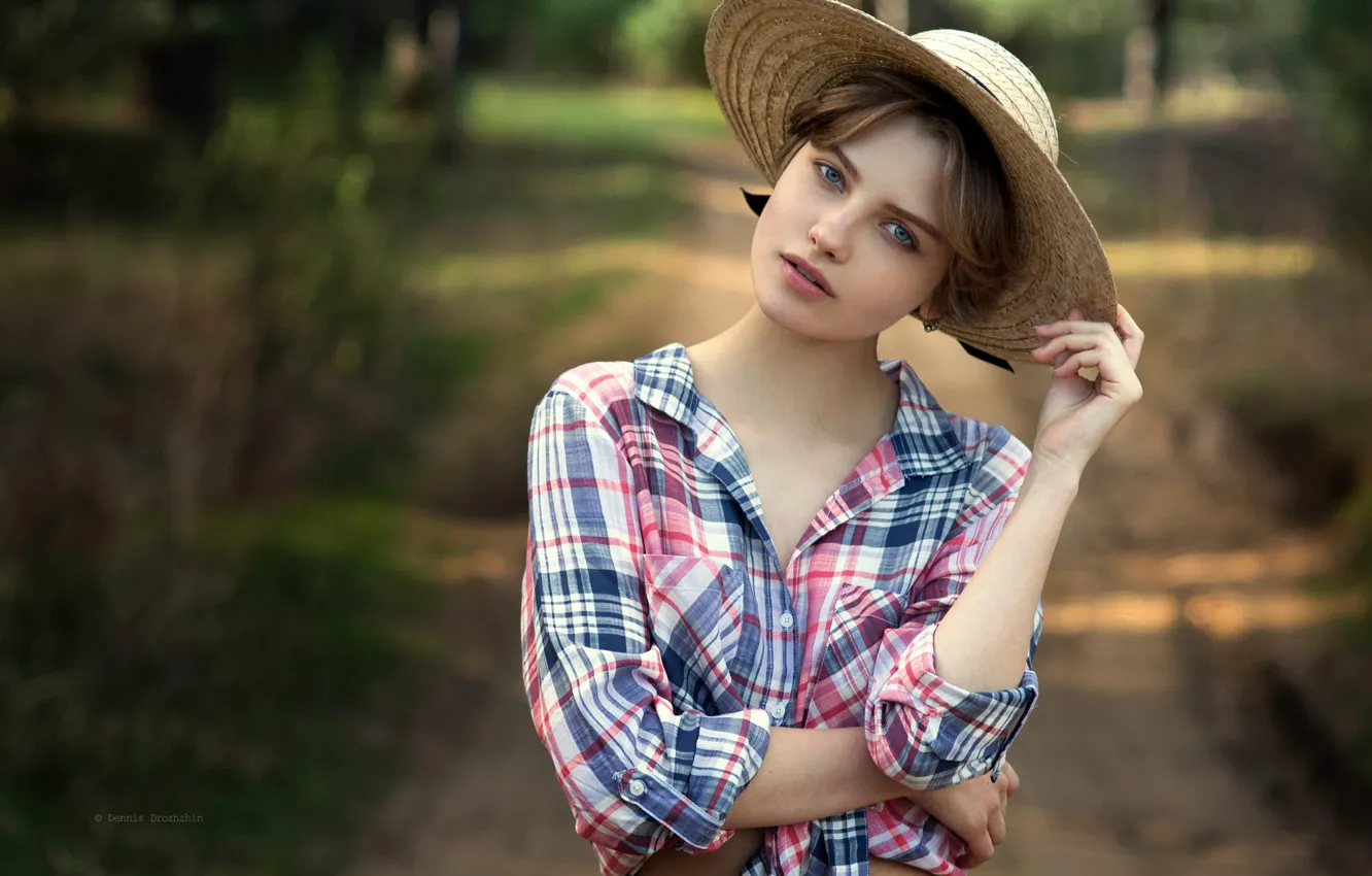 Photo wallpaper trees, nature, background, model, portrait, hat, makeup, hairstyle