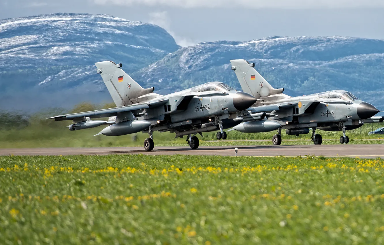 Photo wallpaper landscape, aircraft, fighters, the airfield