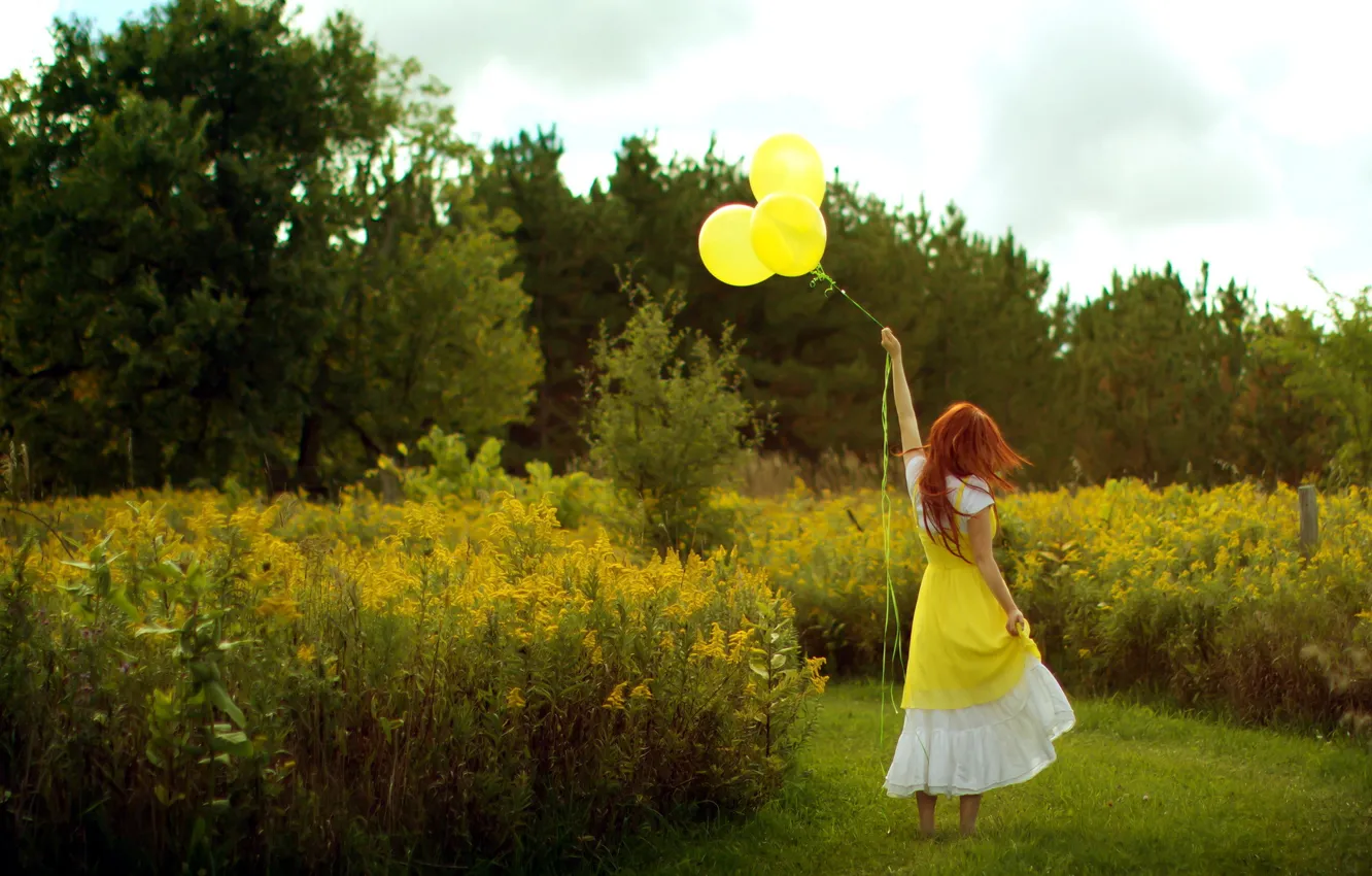 Photo wallpaper field, girl, mood, balls