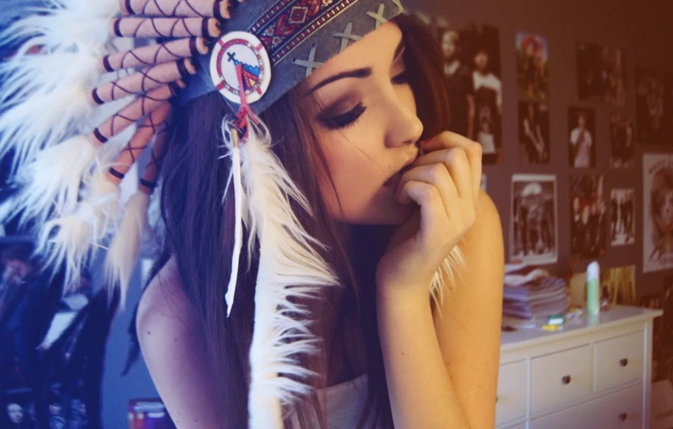 Photo wallpaper Girls, Feathers, Hats