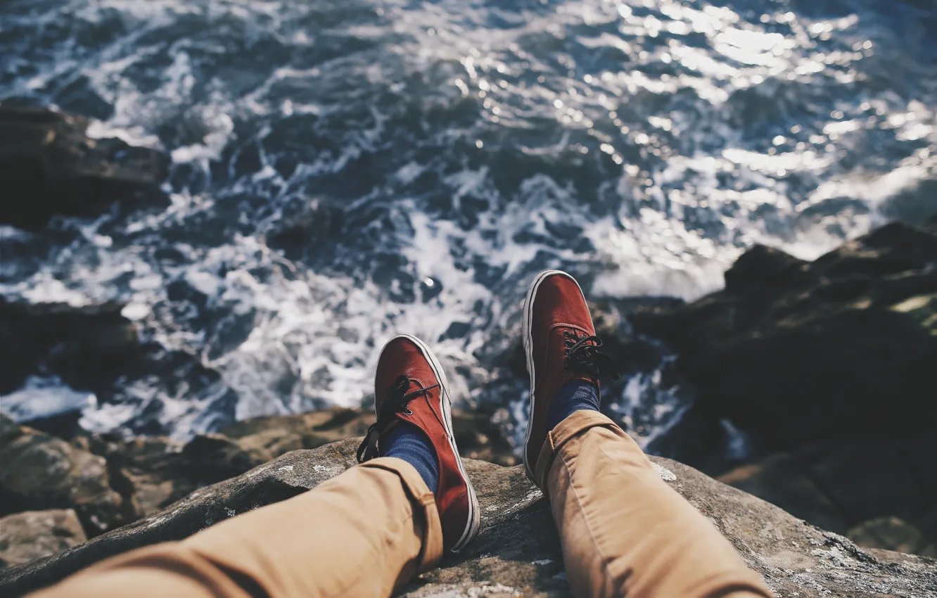 Photo wallpaper sea, feet, sneakers, pants