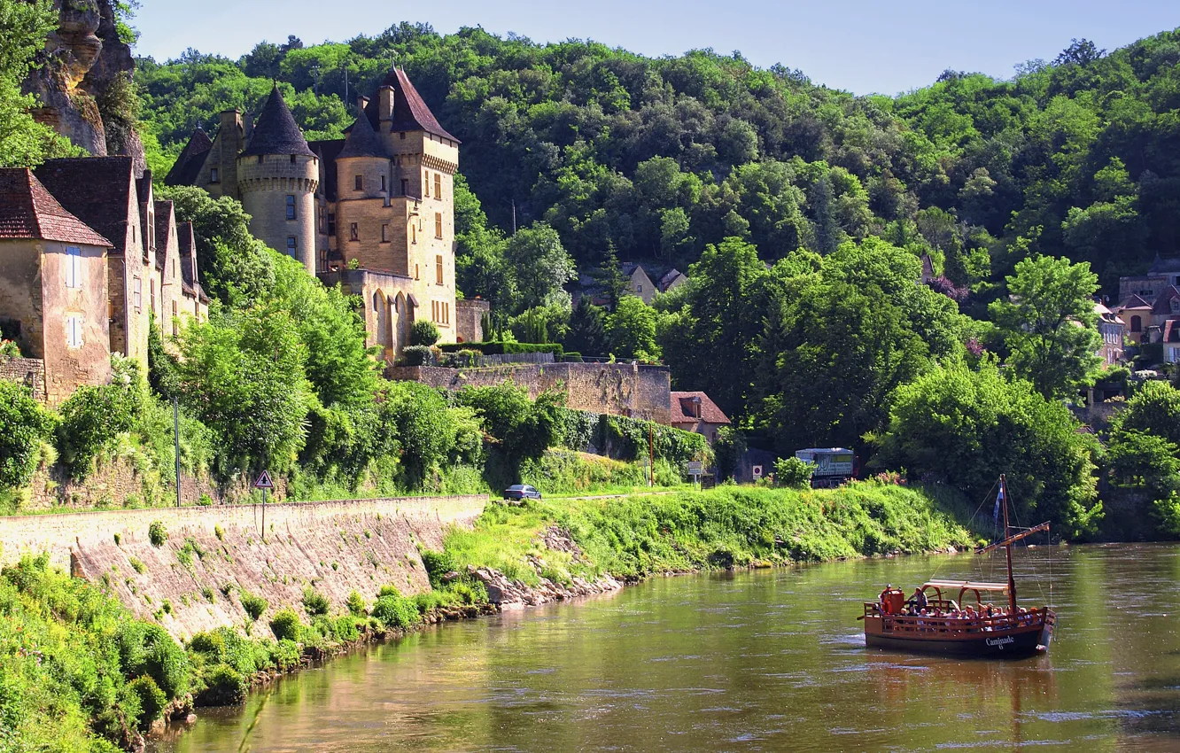 Photo wallpaper mountains, the city, river, France, France, Dordogne, village La Roque Gageac, Castle of the Mallantrie
