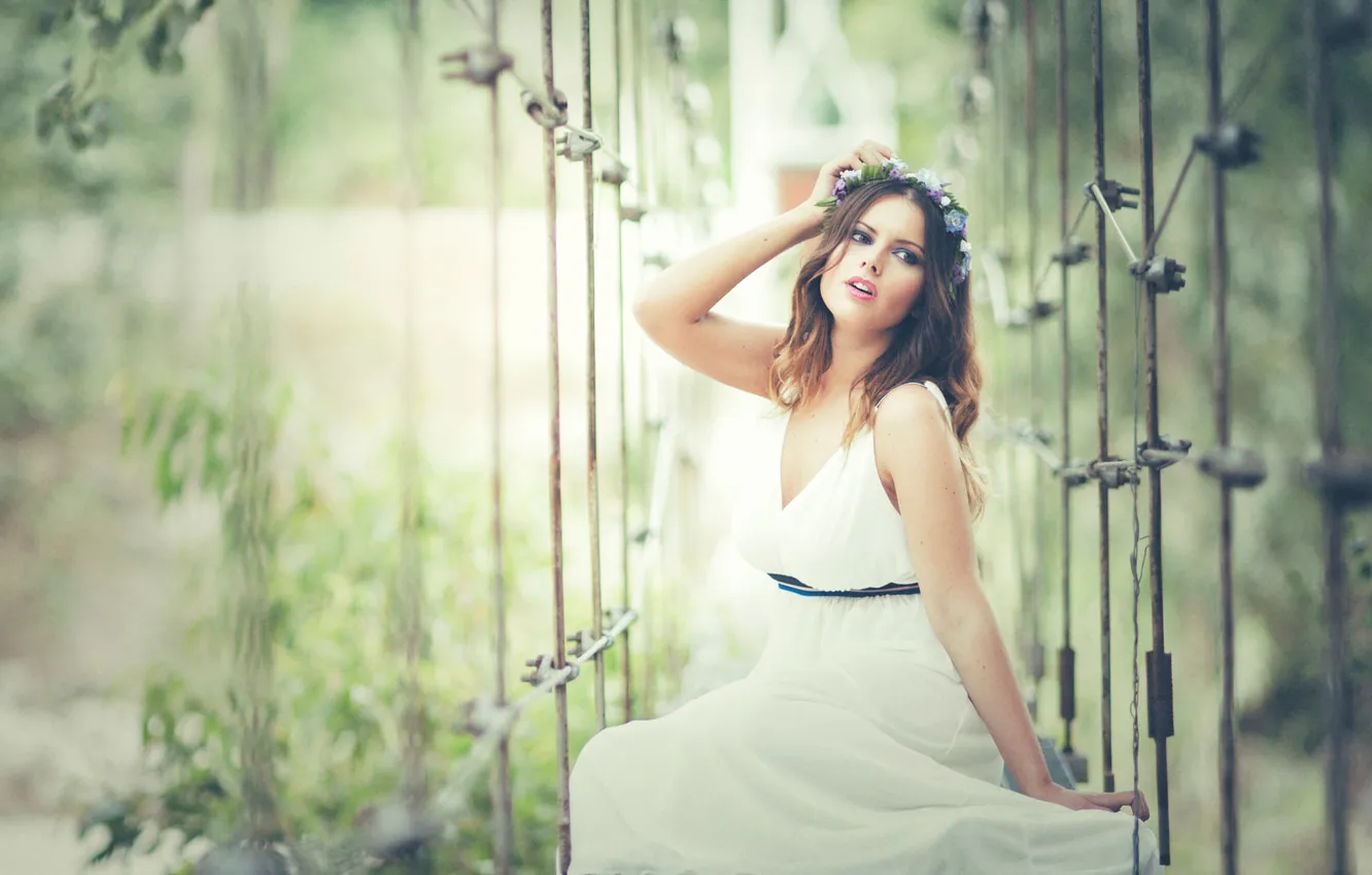 Photo wallpaper portrait, wreath, Amparo Muñoz