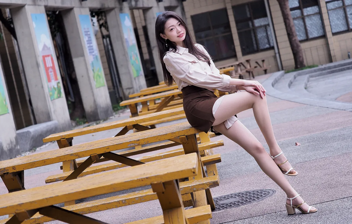 Photo wallpaper look, model, skirt, portrait, makeup, brunette, shop, hairstyle