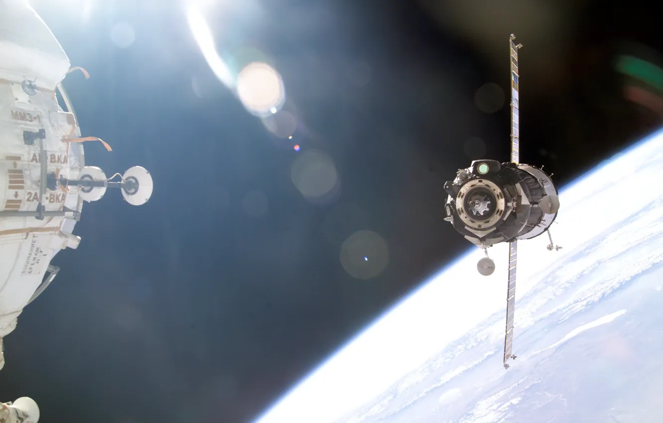 Photo wallpaper space, earth, docking with the ISS