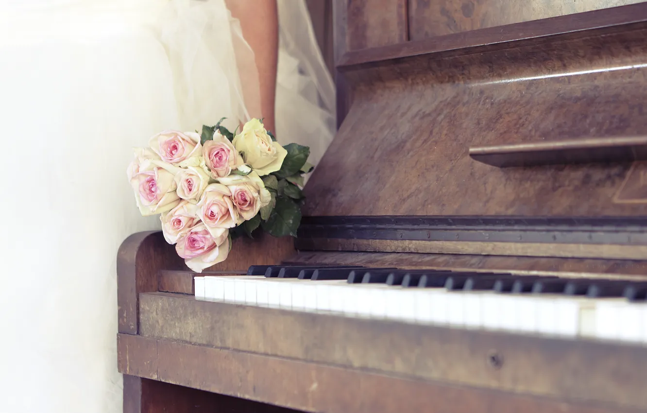 Photo wallpaper bouquet, keys, piano