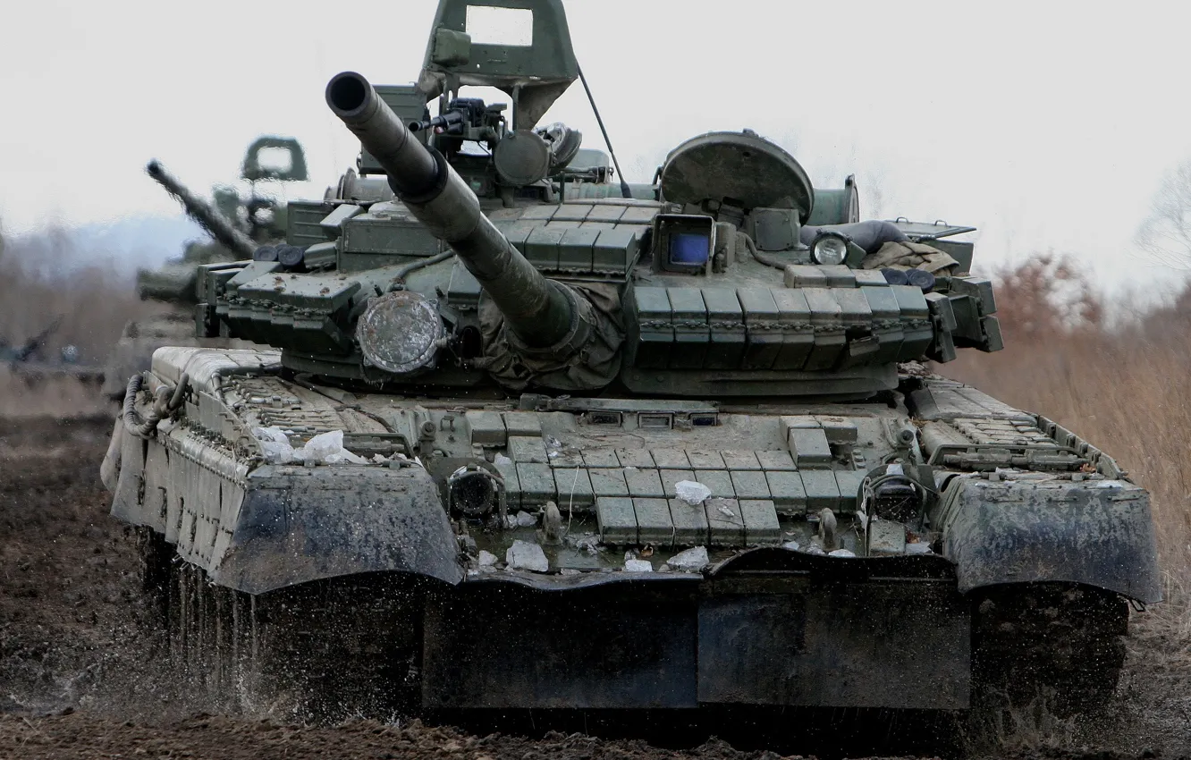 Photo wallpaper dirt, the barrel, tank, combat, T-80BV