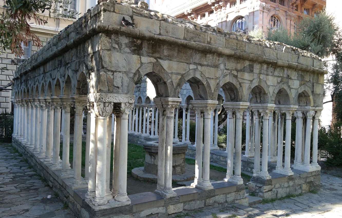 Photo wallpaper yard, Italy, the ruins, columns, ruins, Genoa, the house of Columbus