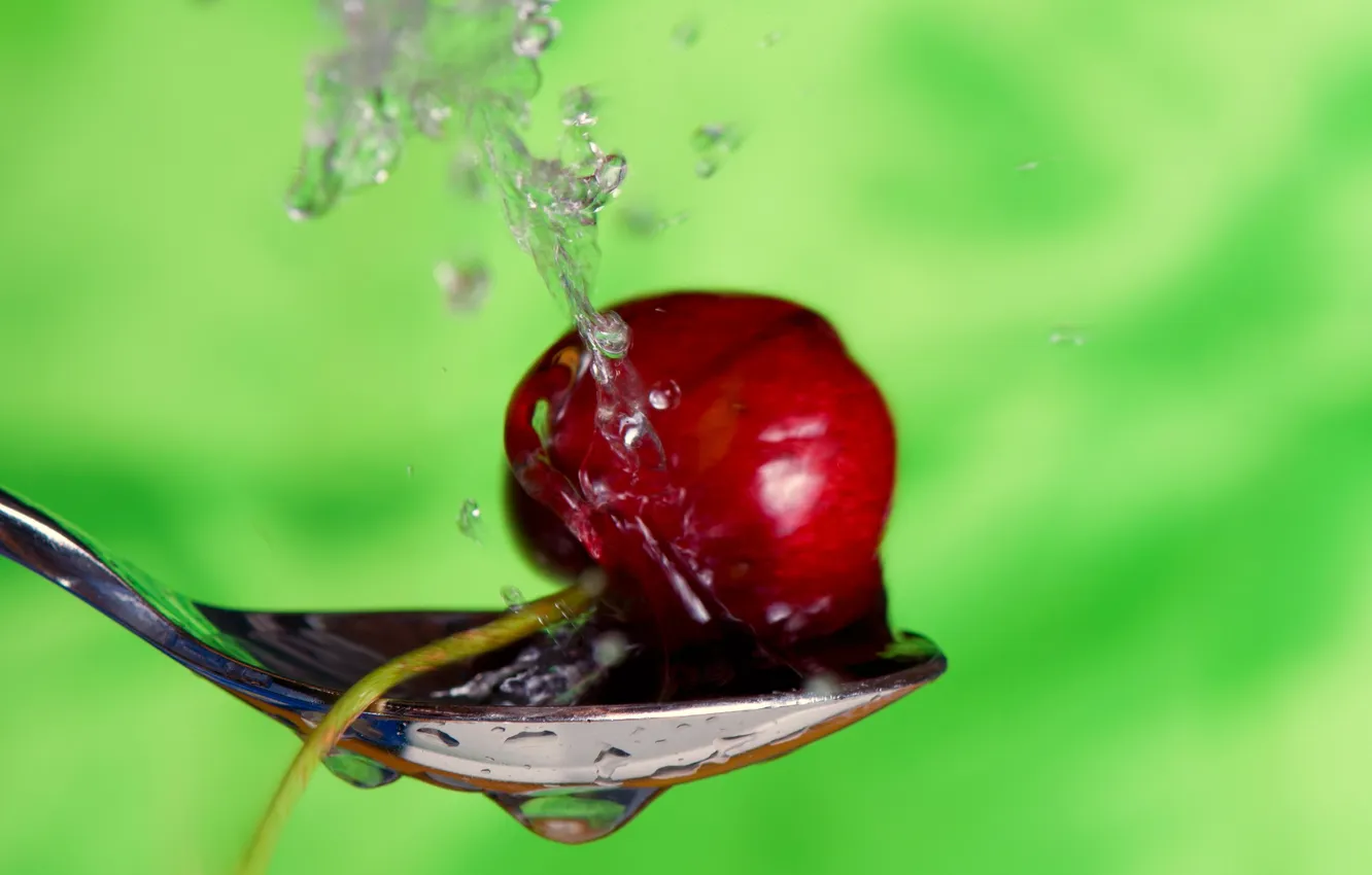 Photo wallpaper water, macro, cherry, spoon