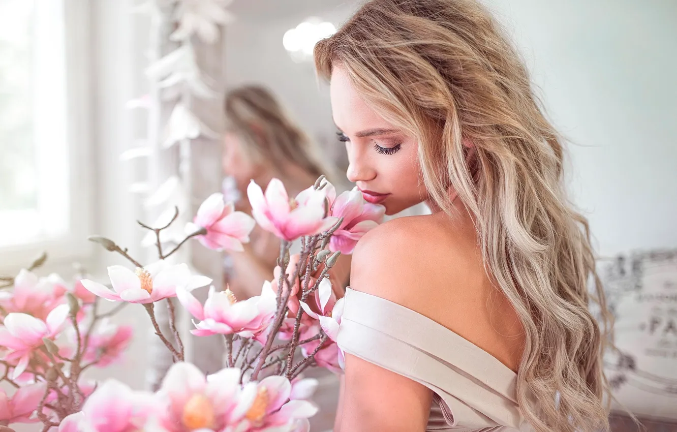 Photo wallpaper flowers, makeup, dress, hairstyle, blonde, beauty, bokeh, Laura